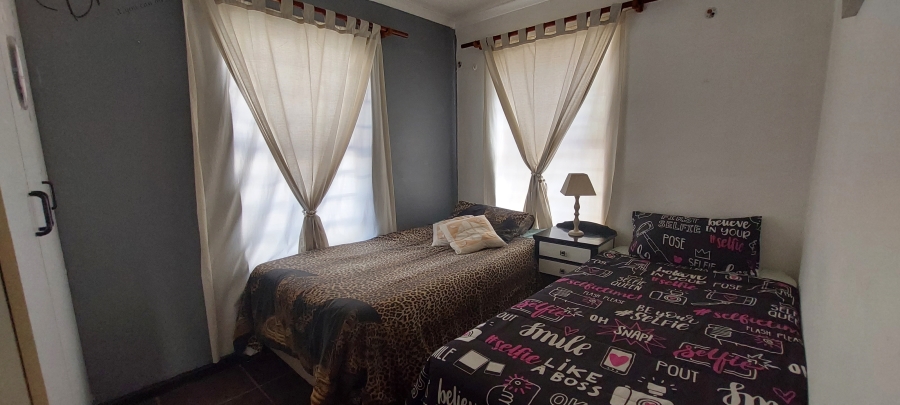 2 Bedroom Property for Sale in Skiathos Western Cape